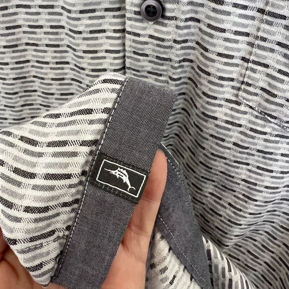 Tommy Bahama Silk Button Down Casual Shirt With Gray & Silver Pattern XL EUC - Picture 6 of 7
